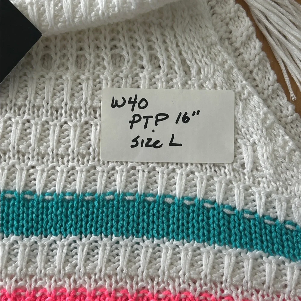 W40.   Streetwear Society White Crochet Knit Halter Top - Picture 3 of 3